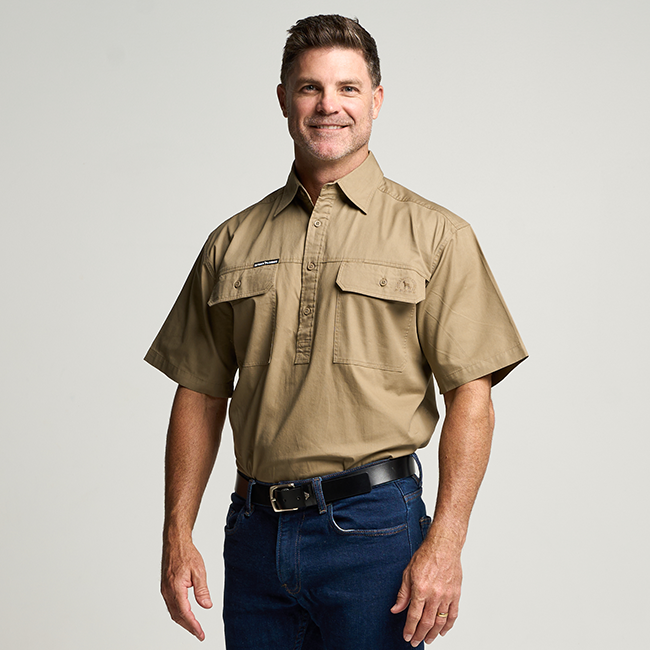 KILCOY | Mens Half Button Short Sleeve Work Shirt - Khaki