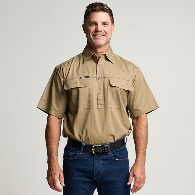 KILCOY | Mens Half Button Short Sleeve Work Shirt - Khaki